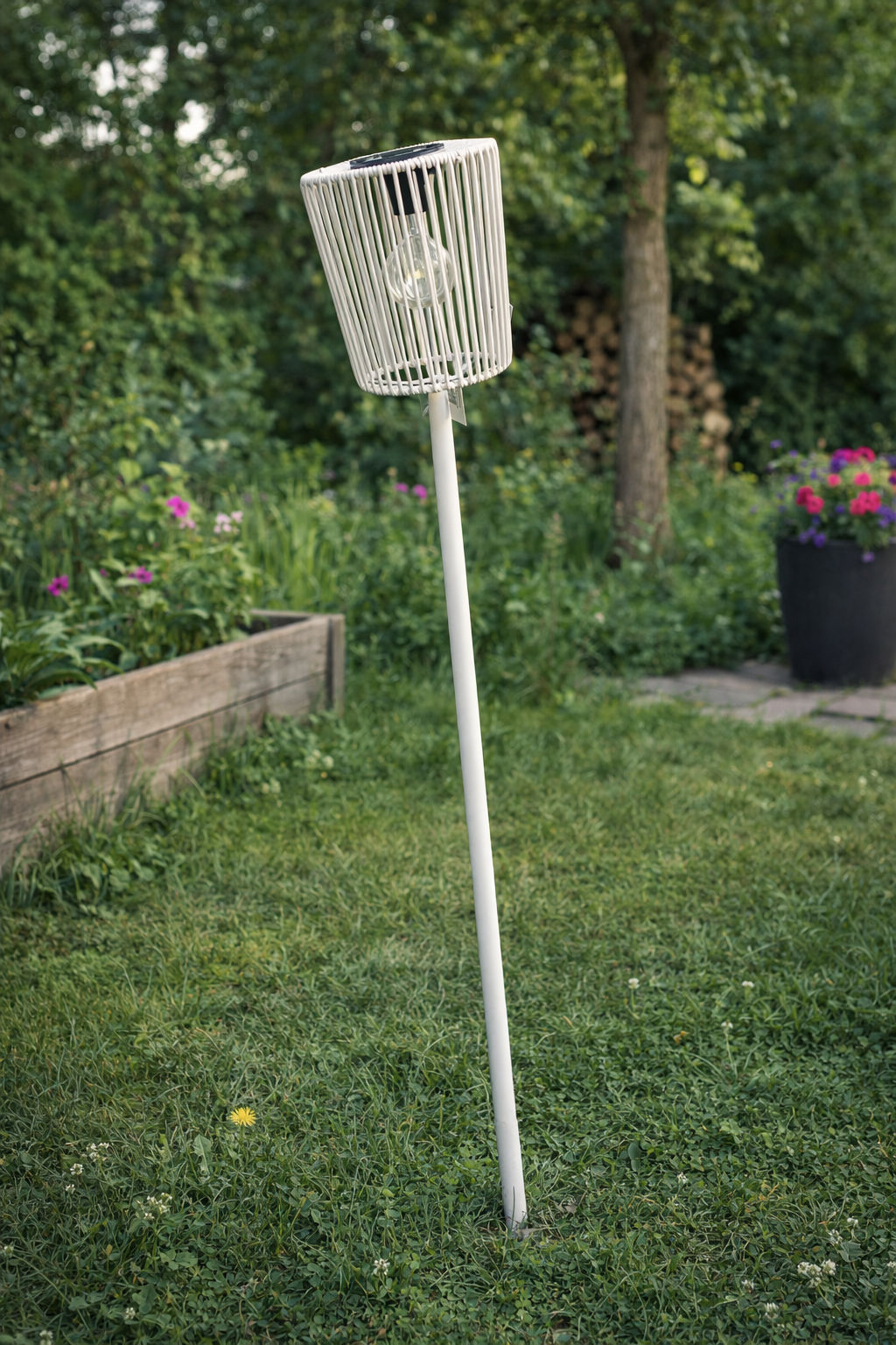 Solar lamp op steel in wit