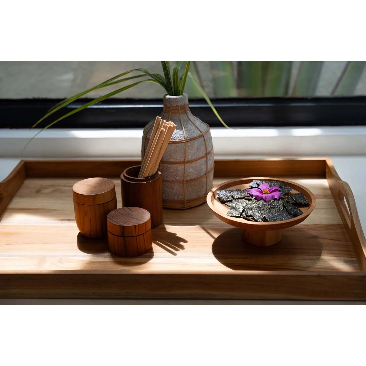 The Teak Root Cake Dish - S