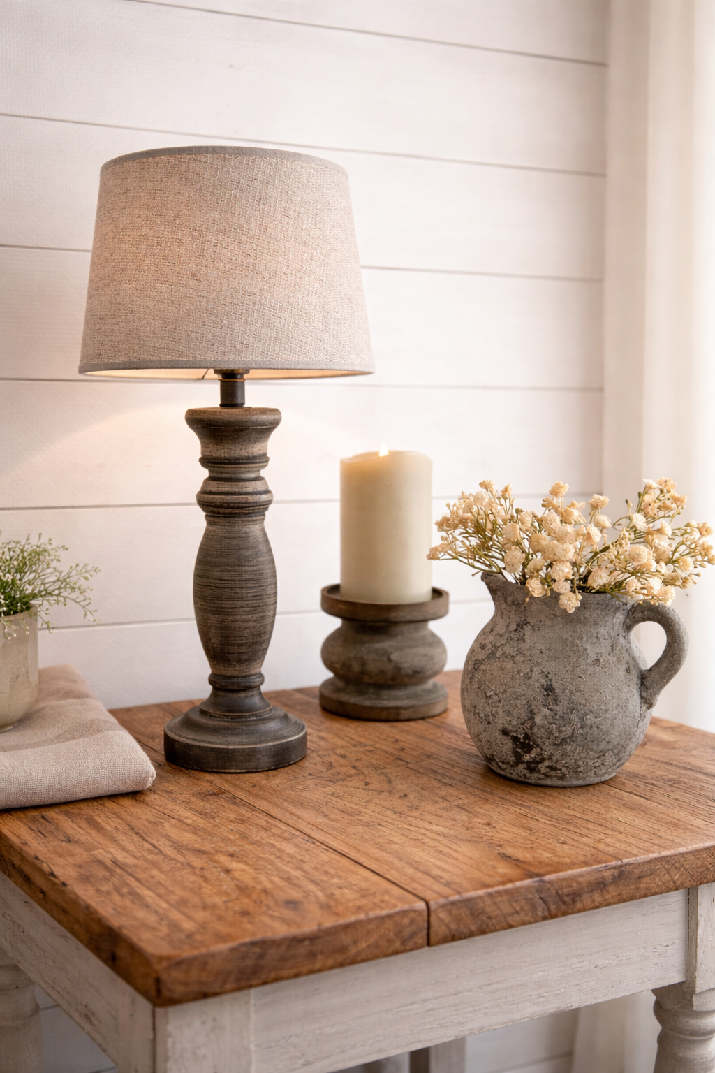 Tijdloze houten lamp in landelijke stijl