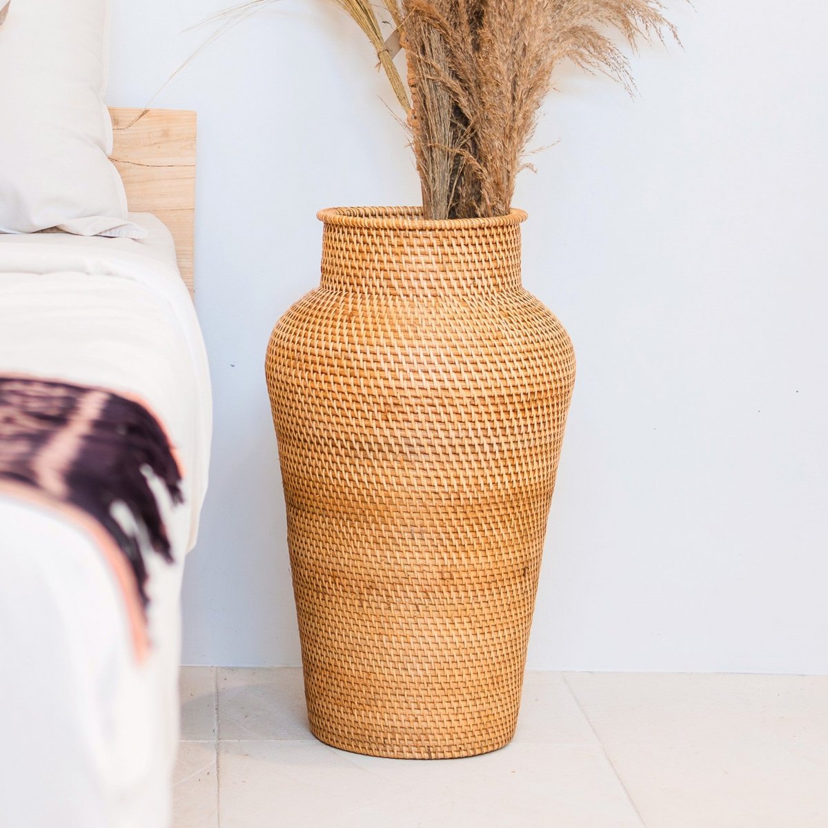 Geweven rotan vaas rond