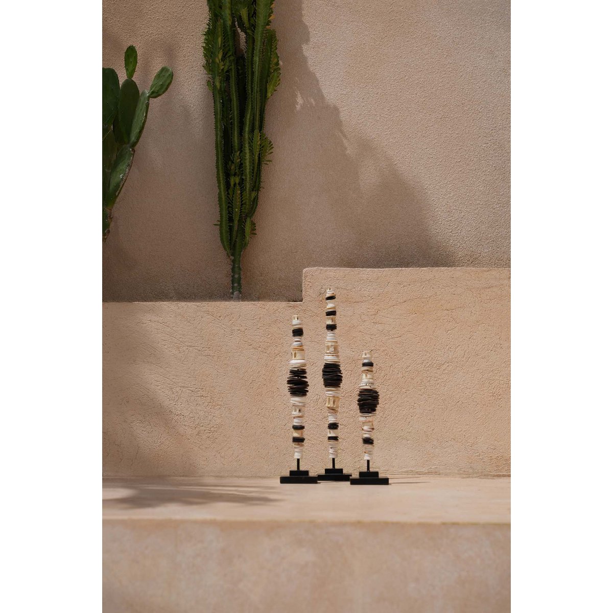 De Geldschelp op Standaard - Zwart Wit - L