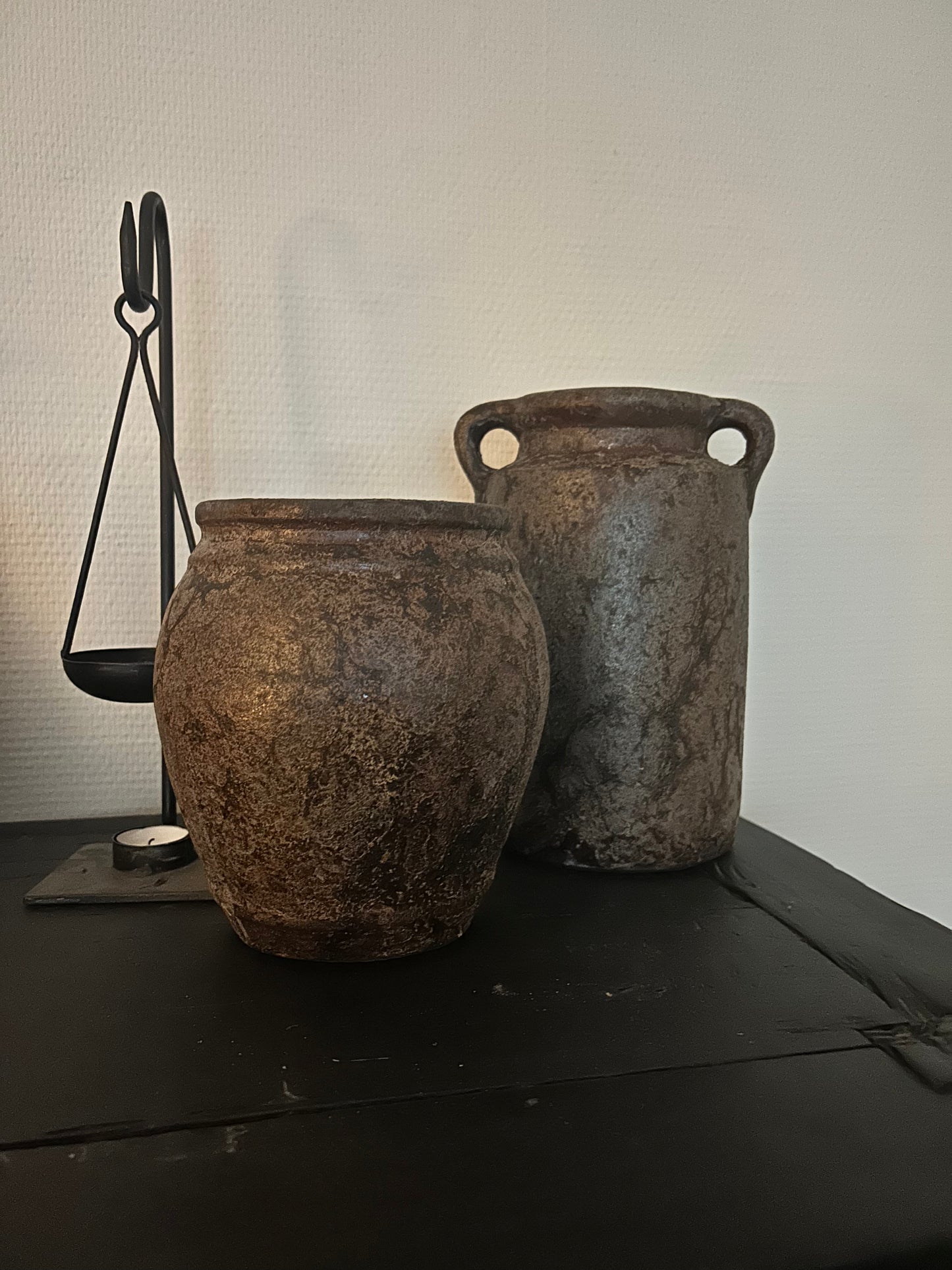 Landelijke pot in donkerbruin