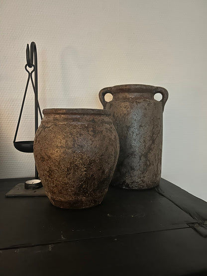 Landelijke pot in donkerbruin