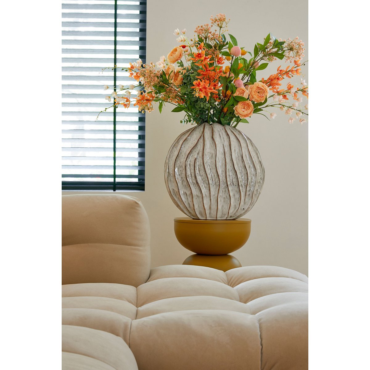 Jovi Vaas - L43 x B23 x H41 cm - Keramiek - Wit