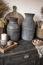 Landelijke donker grijze vaas