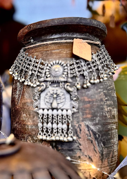 Nepalese pot met ketting