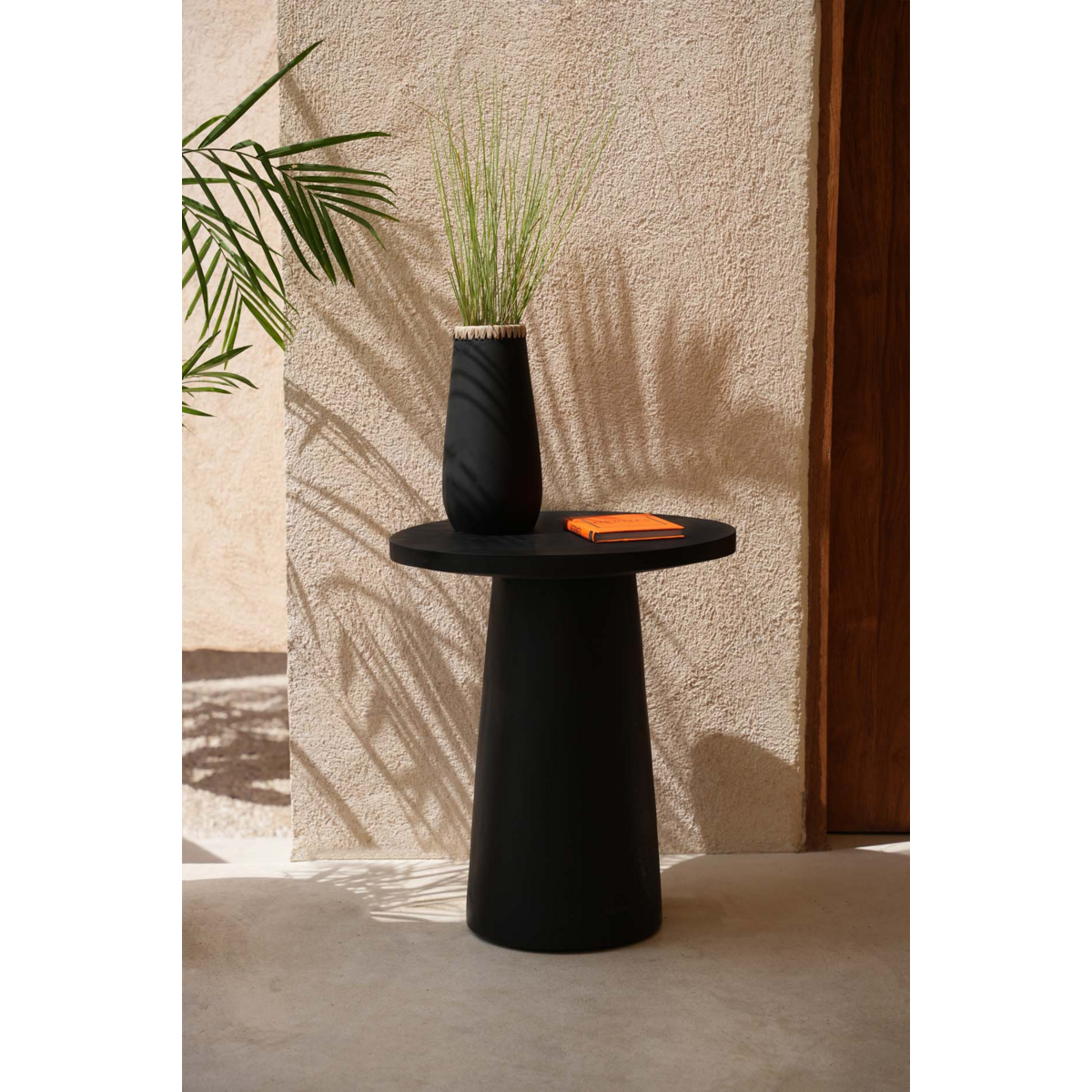 The Sneaky Vase - Zwart Naturel - L