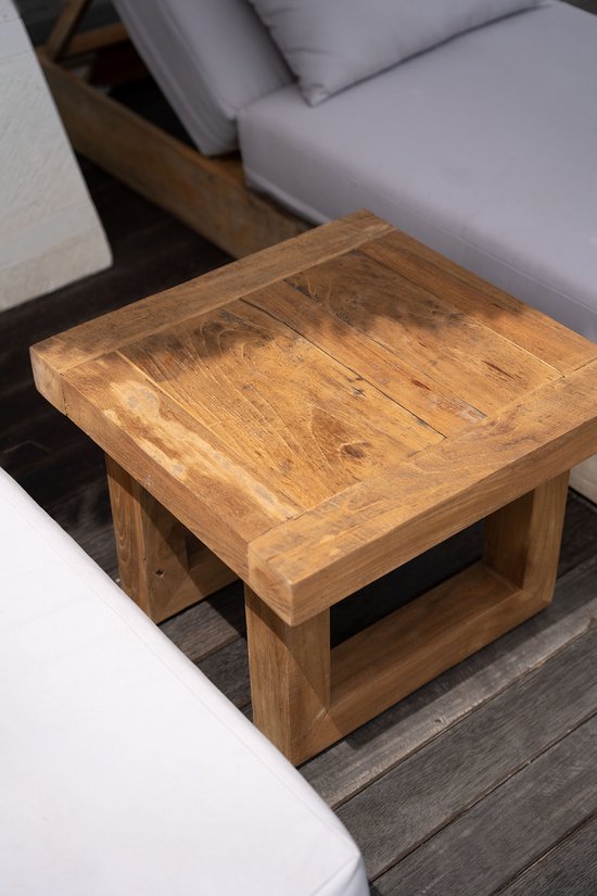 De stijlvolle teakhouten bijzettafel
