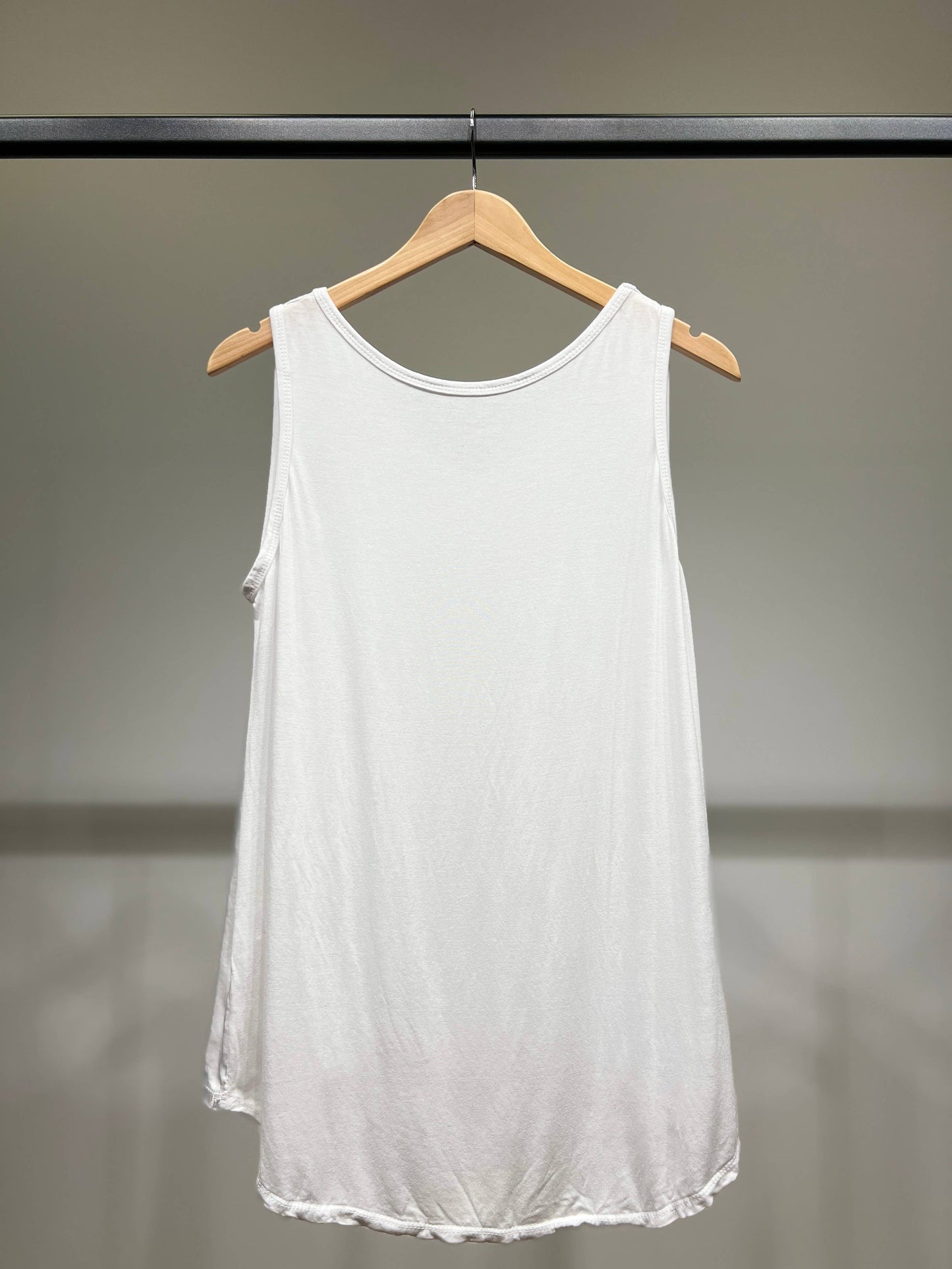 Vrouwelijke mouwloze Top V-hals Satijn 100% Viscose