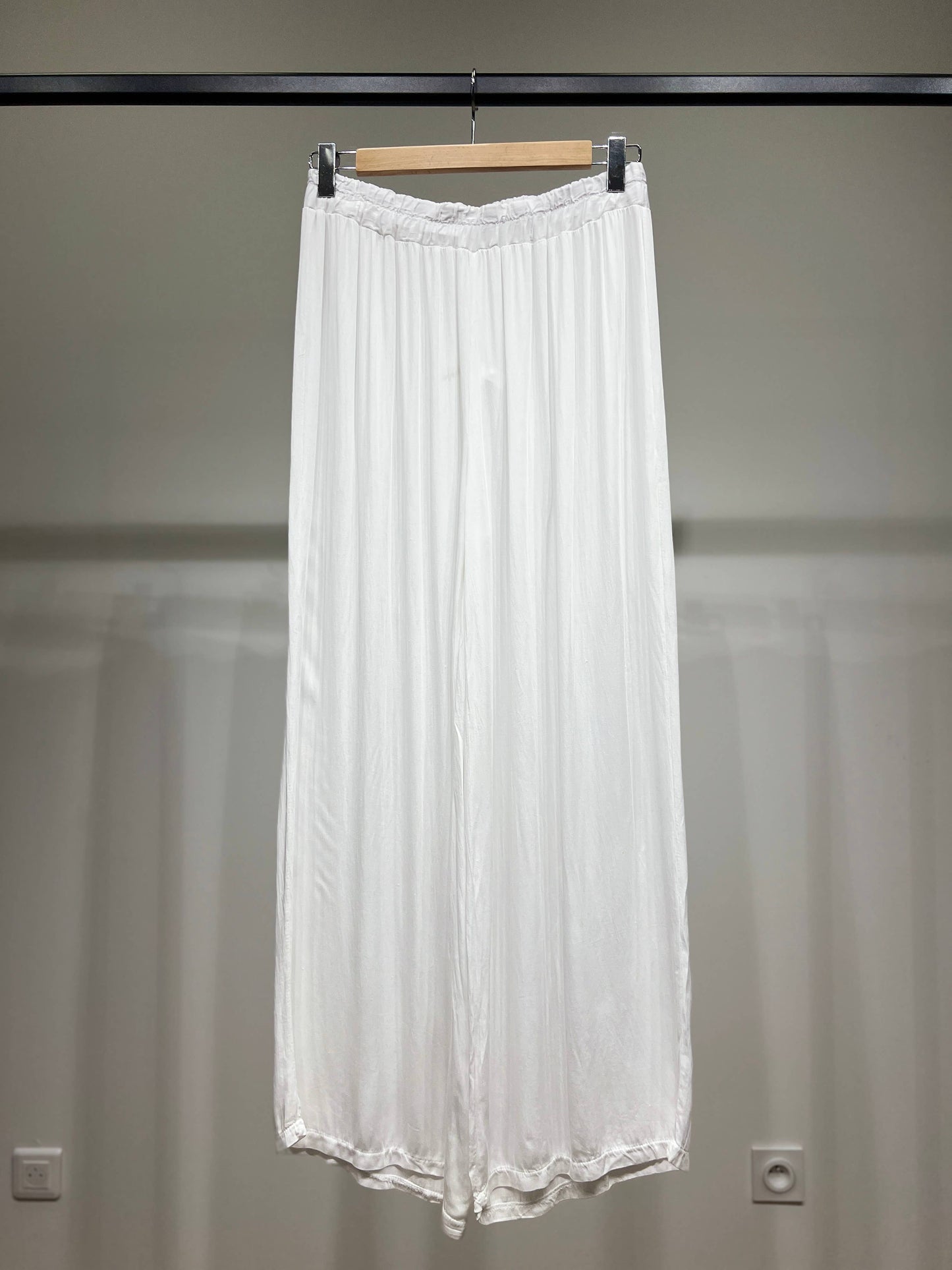 Veelzijdig te combineren wijde Broek met Elastische Taille 100% Viscose