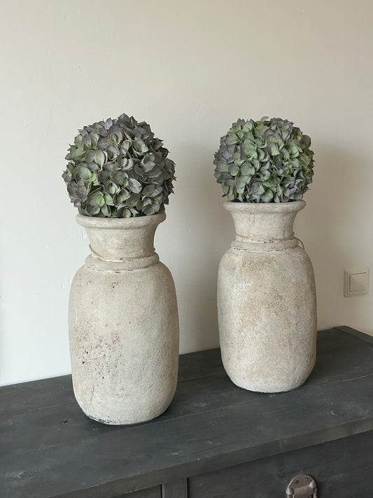 Crèmekleurige, grote vaas met landelijke uitstraling