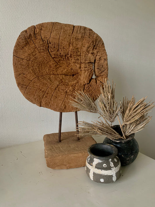 Houten wiel op standaard