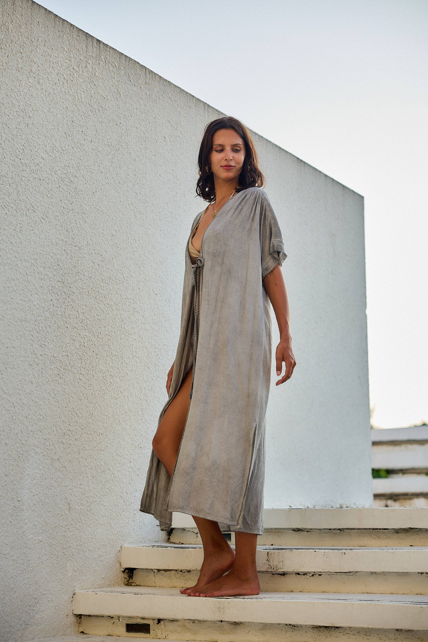 Verbleekte kimono-jurk – elegant & moeiteloos vrouwelijk licht grijs