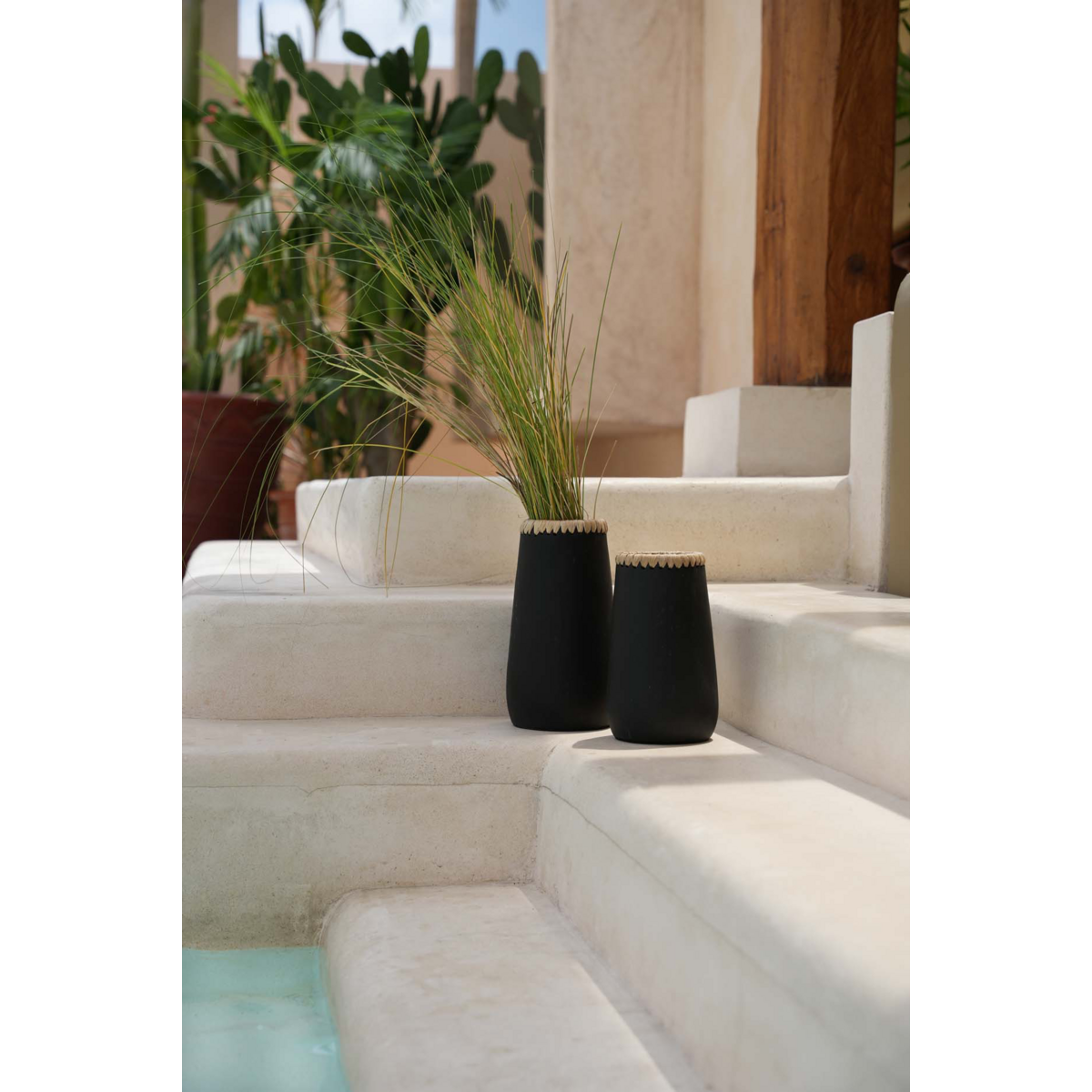 The Sneaky Vase - Zwart Naturel - S