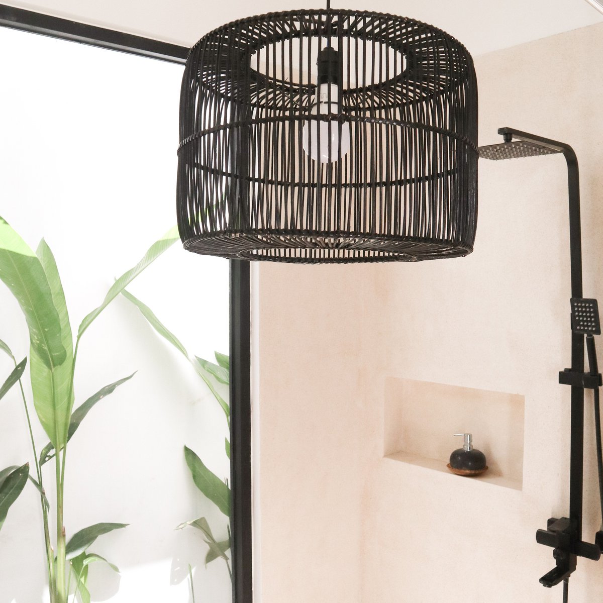 Lampenkap Zwart Rotan LIKU (2 maten)