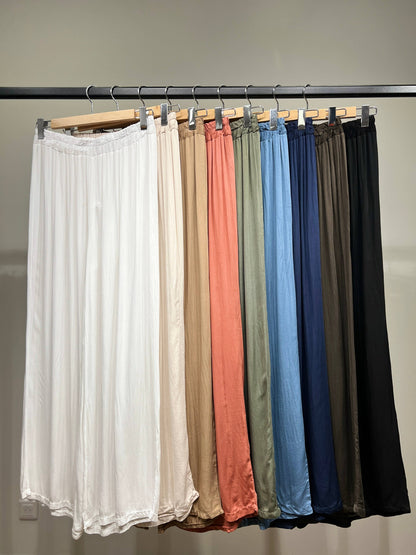 Veelzijdig te combineren wijde Broek met Elastische Taille 100% Viscose