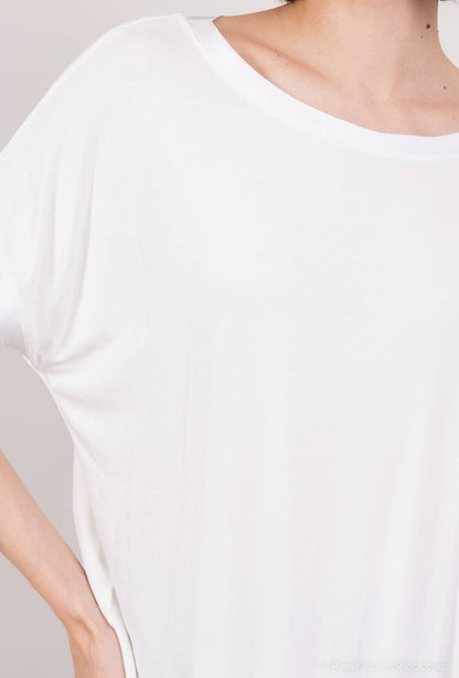 Comfortabel T-shirt met Korte Mouwen Satijn Effect Dubbele Halslijn